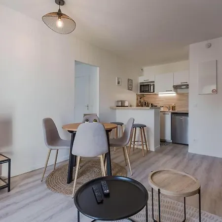 Plaza Vaillant 01 Апартаменты Chalifert